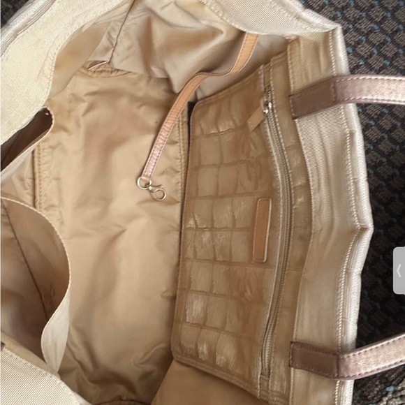 Chanel Tote - Picture 6 of 7